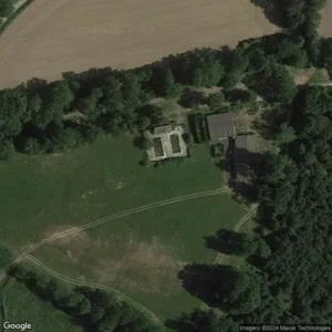 piscine-abandonnee-de-guichen-guichen-35580-1.webp