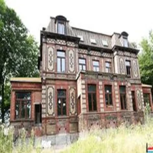 chateau-abandonne-de-lindustrie-ceramique-boch-freres-louvroil-1.webp