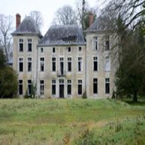 chateau-de-crespieres-abandonne-hotel-du-grand-sautour-crespieres-1.webp