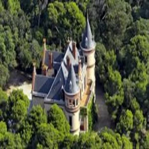 chateau-de-lesparrou-abandonne-canet-en-roussillon-1.webp